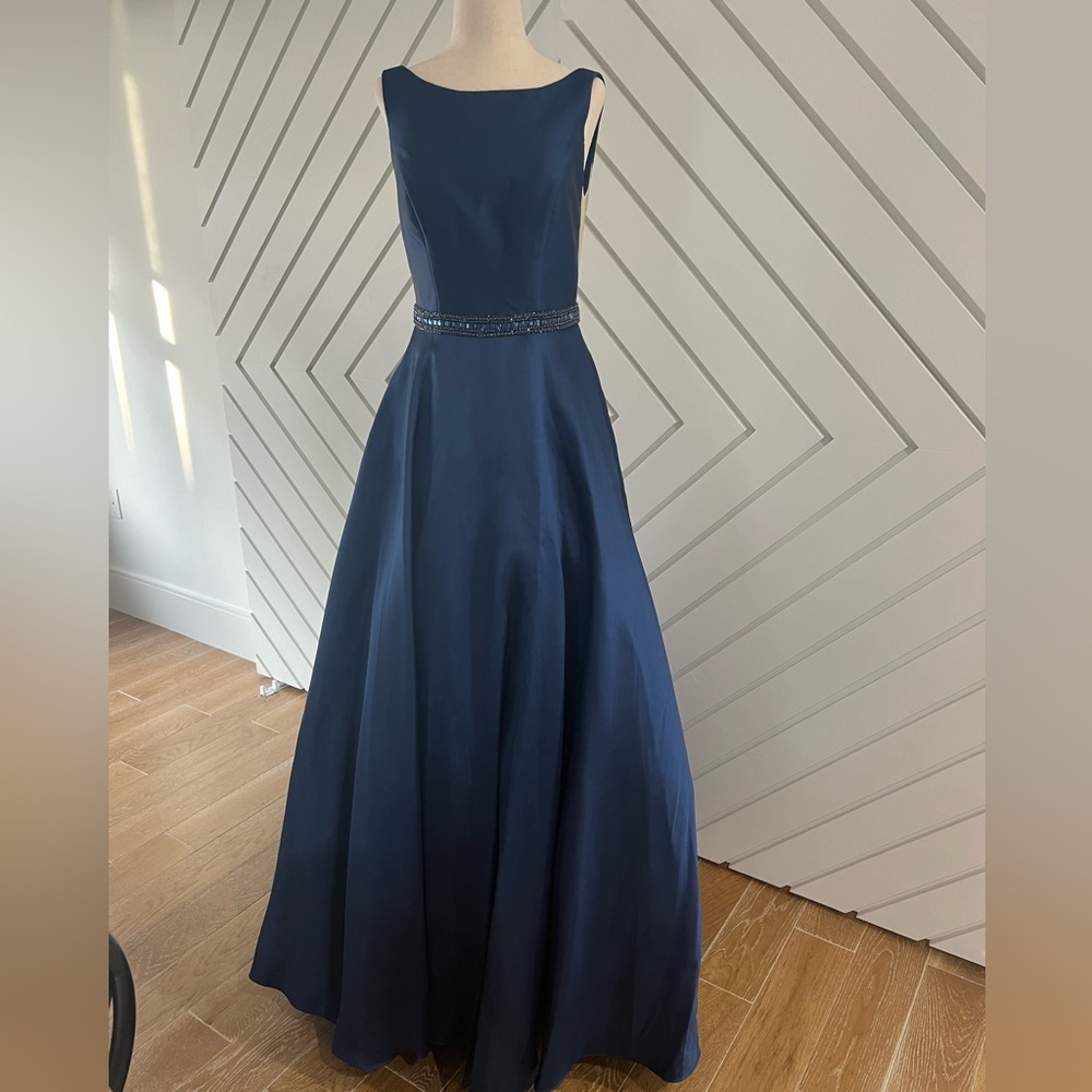 Alyce Paris navy ballgown prom dress size 4